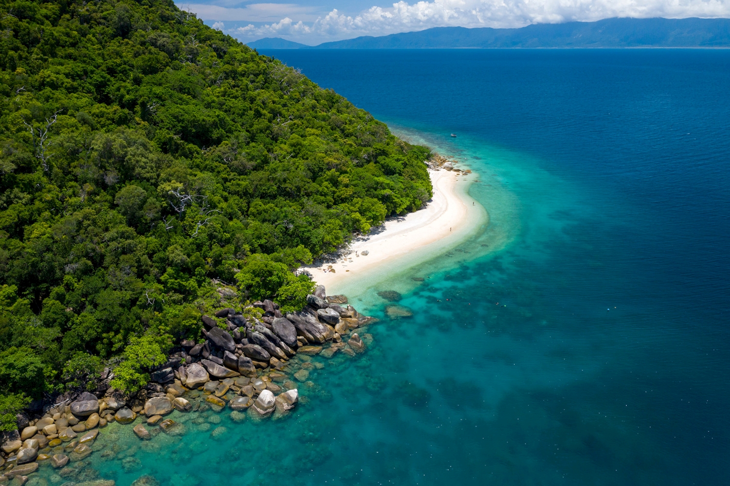 Fitzroy Island Day Tour + Guided Snorkel Safari