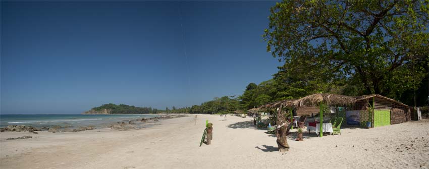 LR-Panorama_Beachrestaurants_near_Bay_View_Resort_Ngapali_Beach_01.jpg